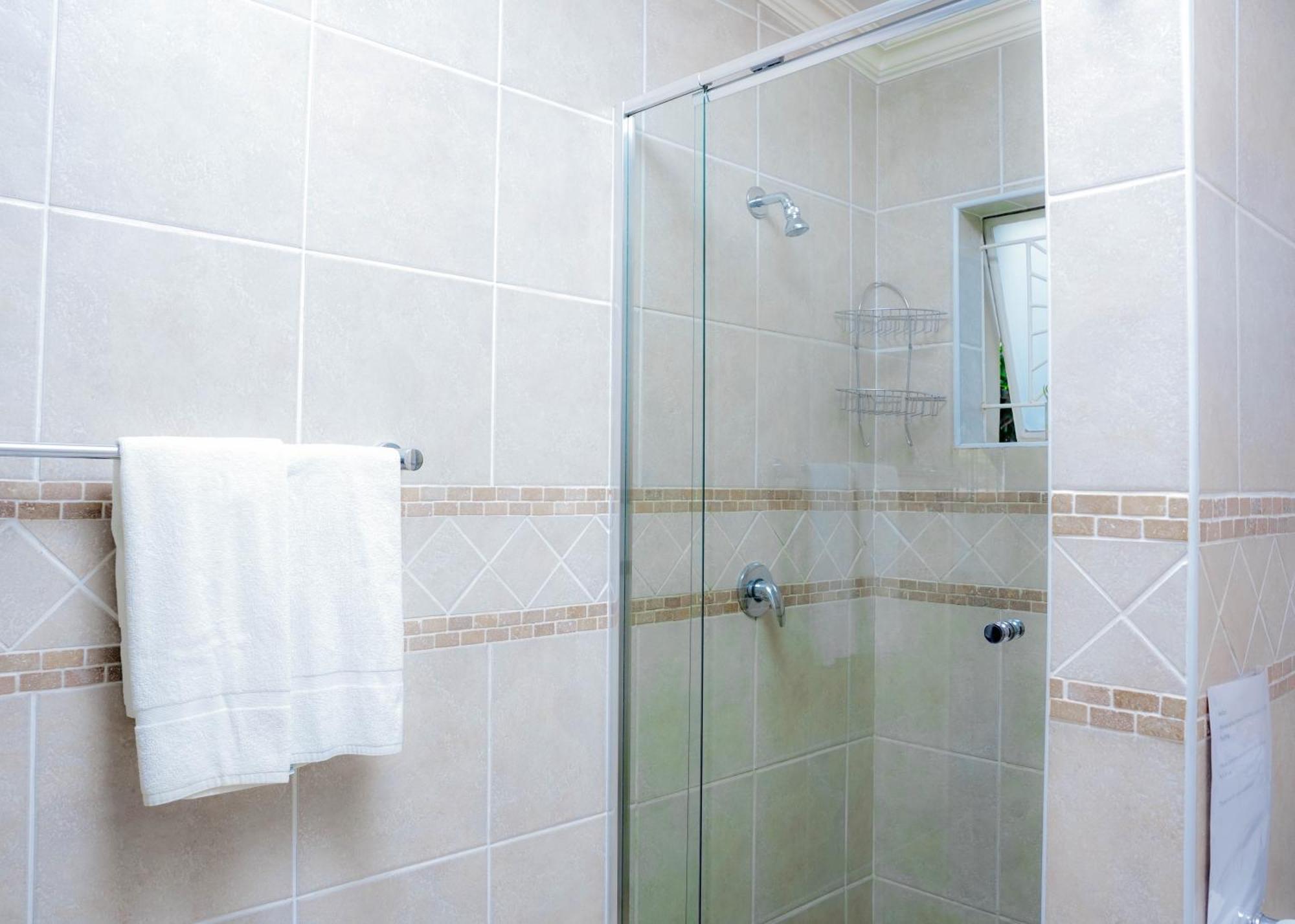 Sar Guesthouse Benoni Luaran gambar