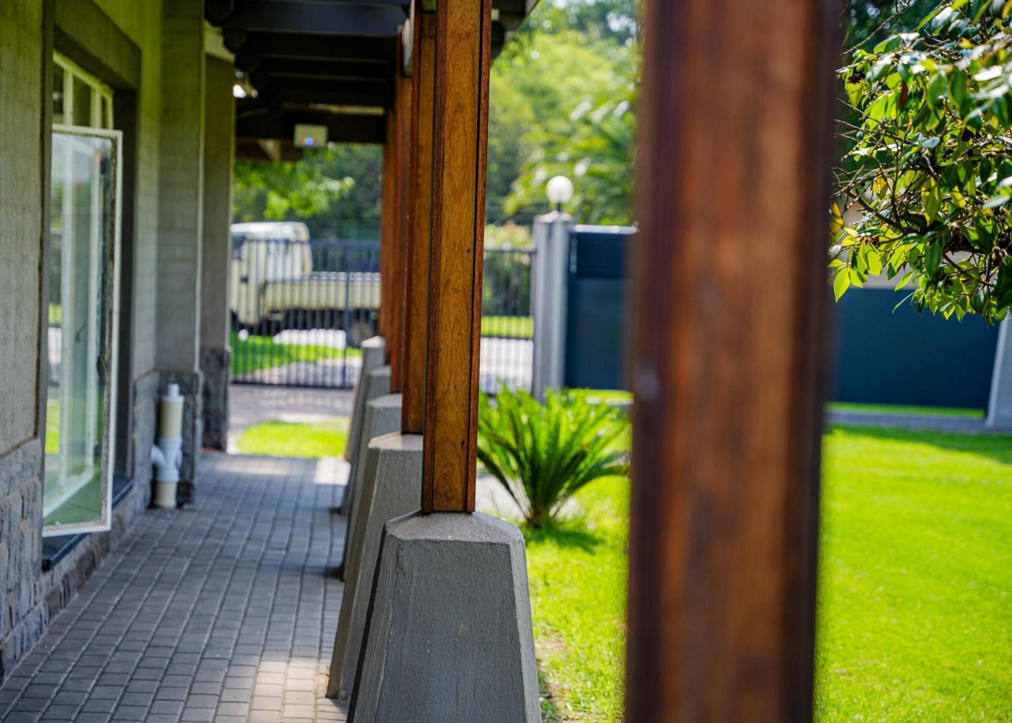 Sar Guesthouse Benoni Luaran gambar